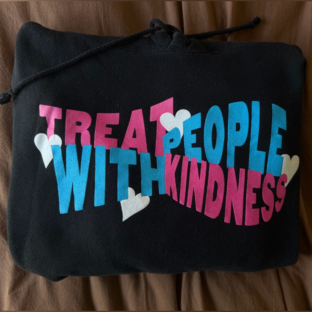 HARRY STYLES FINE LIKE ‘Treat People With Kindness' Graphic